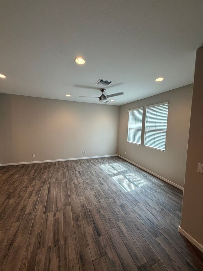 Foto del edificio - Beautiful newer townhome for rent in Tempe