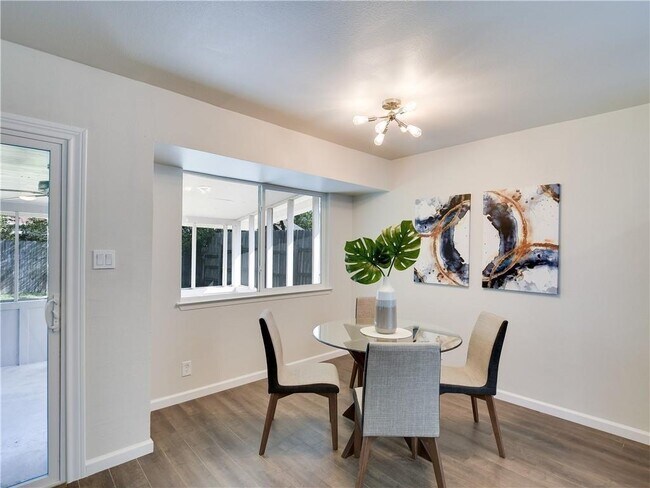 Foto del edificio - 10701 Berthound Dr