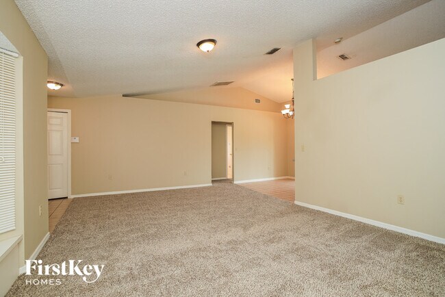 Building Photo - 90 Lake Daisy Blvd