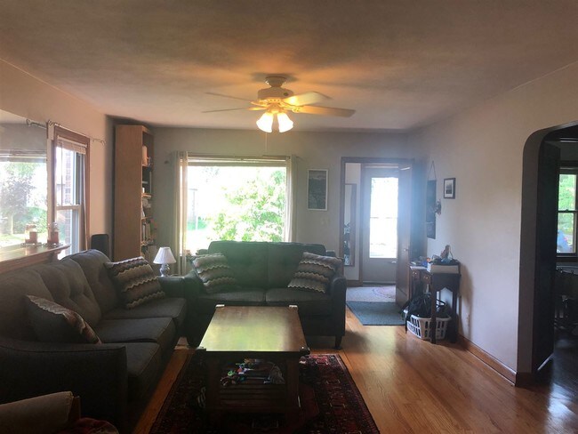 Foto del edificio - 2109 Oakridge Ave