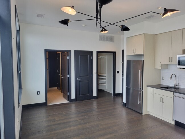 Building Photo - 2550 17th St NW