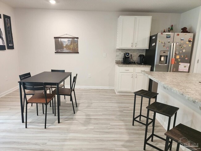 Foto del edificio - 5379 Peach Dr