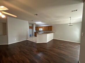 Building Photo - 516 Dogwood Dr