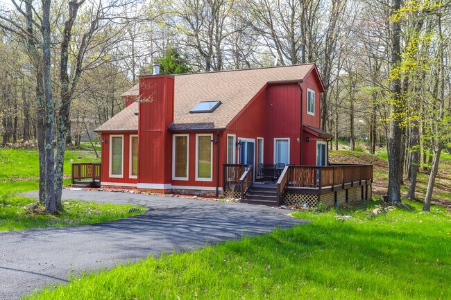 Building Photo - 167 Island Dr