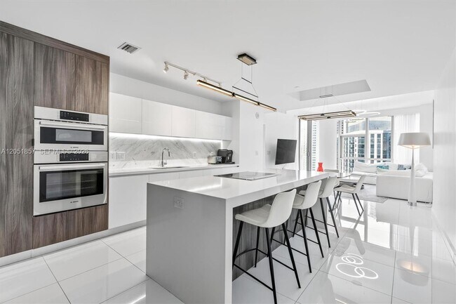 Foto del edificio - 851 NE 1st Ave