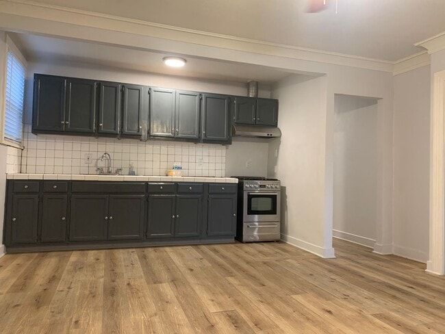 Photo - Great Experiences Are Just Around Rolland Curtis! Apartment