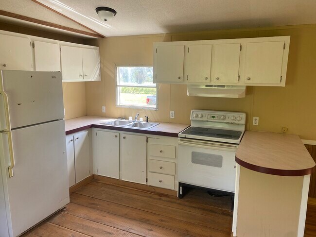Building Photo - 255 Co Rd 3