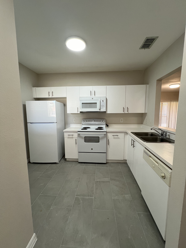Building Photo - 13208 Villa Vista Dr