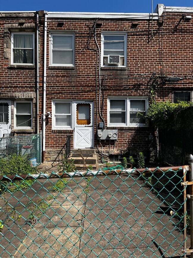 Foto del edificio - 5822 Weymouth St
