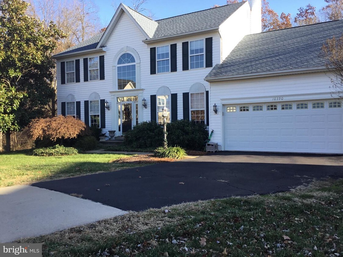 Primary Photo - 10390 Sesame Ct