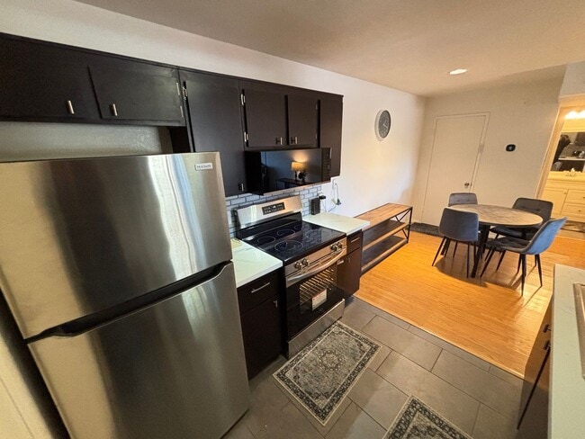 Foto del edificio - Gorgeous 1Bed/1Bath Fully Furnished 1st Floor Condo located in NW Las Vegas gated Community!