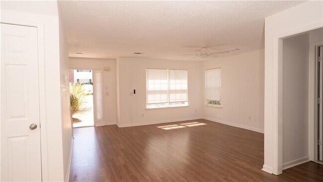 Foto del edificio - 605 Chase Ln