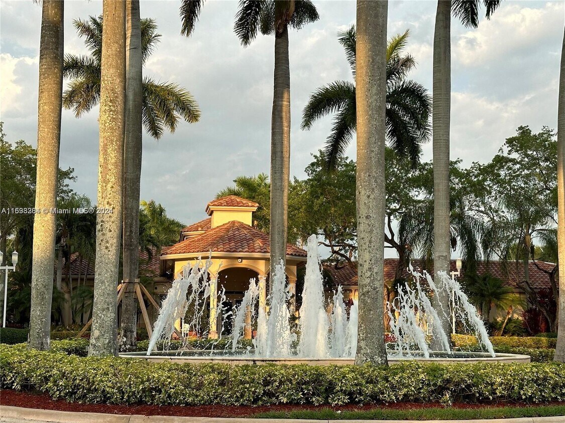 Foto principal - 661 NW 170th Terrace