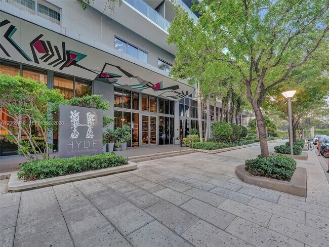Foto del edificio - 121 NE 34th St