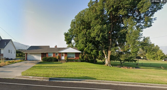 Building Photo - 1112 E 1900 N
