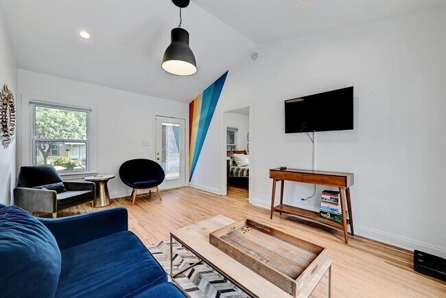 Foto del edificio - 2943 Higgins St