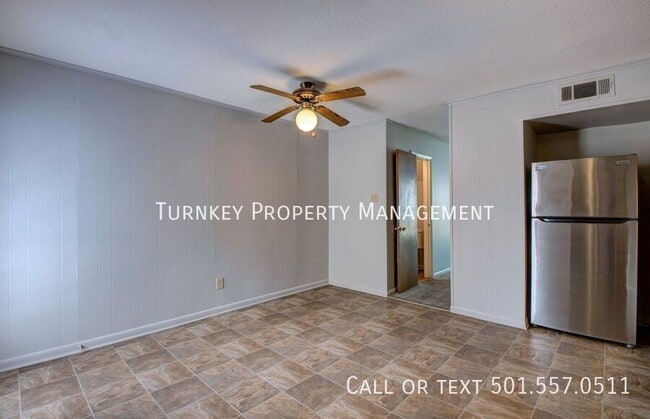 Building Photo - 1821 Sanford Dr