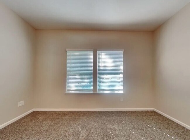 Foto del edificio - 5826 Springmist St