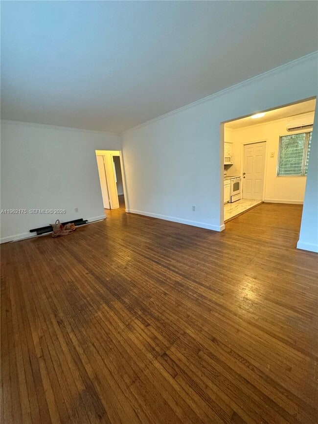 Building Photo - 300 Mendoza Ave