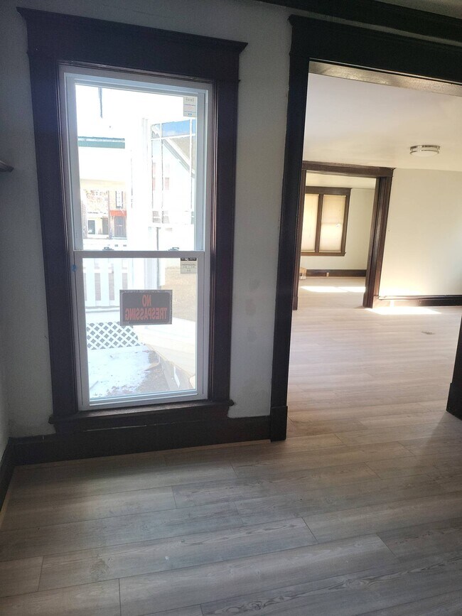 Foto del edificio - 1130 N Main St
