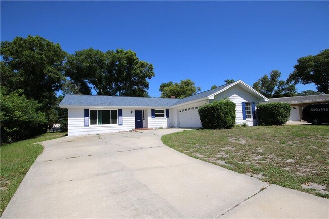 Foto del edificio - 2214 Glenmoor Rd N