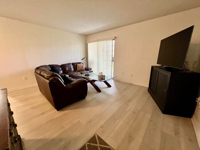 Foto del edificio - 9742 S Belfort Cir