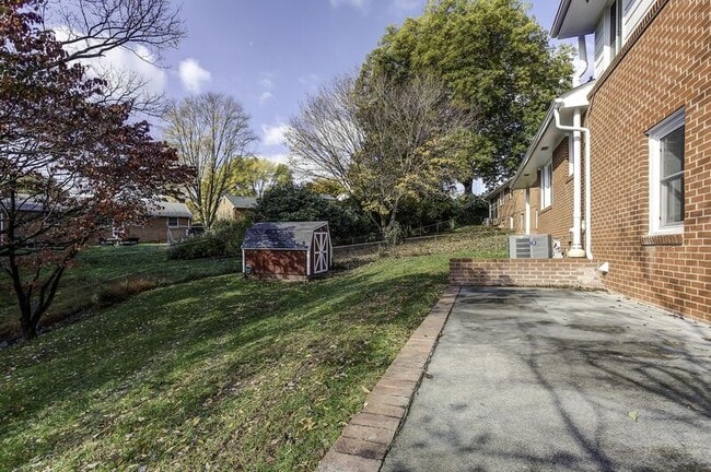 Foto del edificio - 110 Shasta Ct