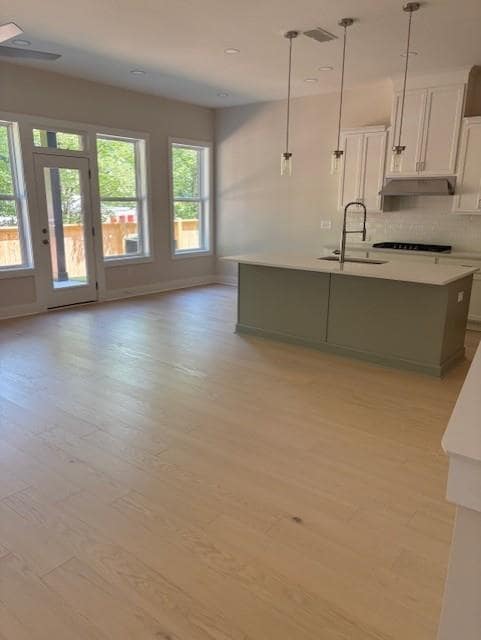Building Photo - 2560 Silver Star Dr NE