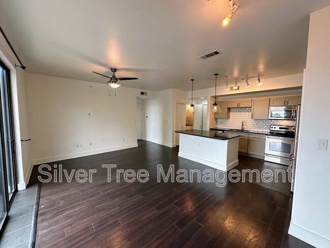 Foto del edificio - 4605 Cedar Springs Rd