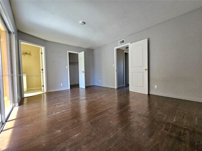 Foto del edificio - 2629 NW 60th Way