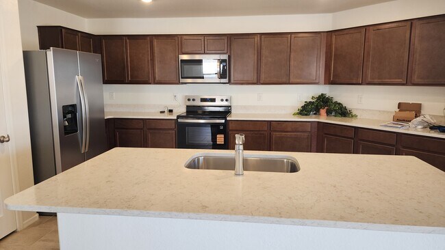 Foto del edificio - 24661 W Jessica Ln