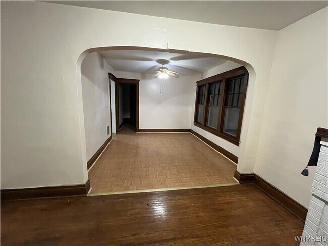 Foto del edificio - 168 Rodney Ave