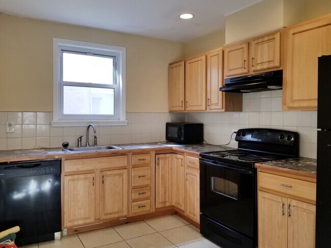 kitchen - 1302 S Fairhill St