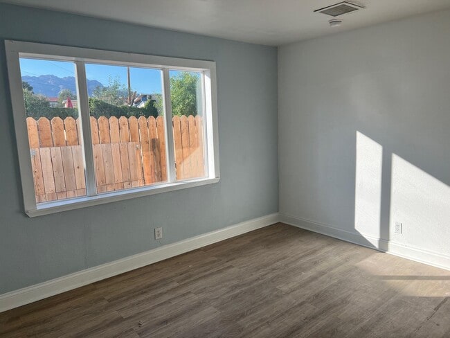 Building Photo - 3828 Altura Ave