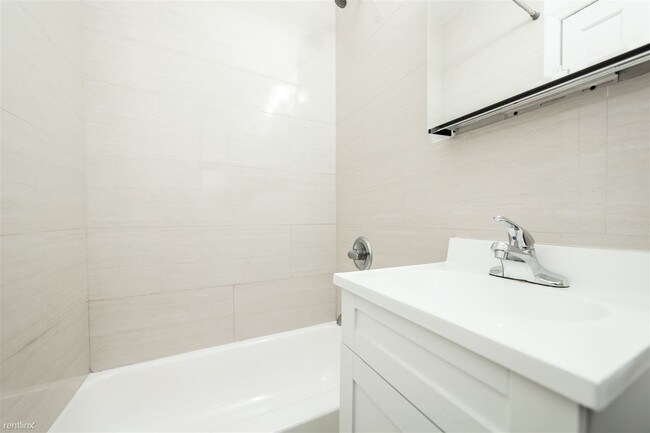 Building Photo - 1 br, 1 bath  - 357 W 45th St