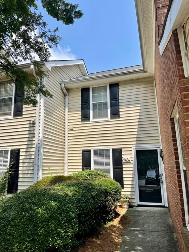 Foto del edificio - South Charlotte 2 Bedroom Garden Unit, Immediate move in!