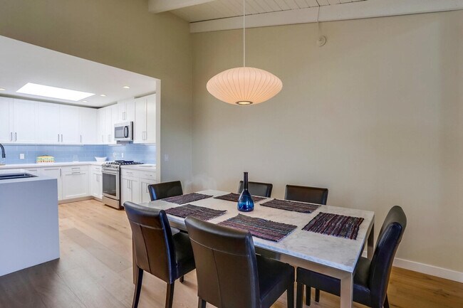 Foto del edificio - 450 S Sierra Ave