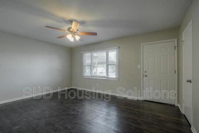 Foto del edificio - 3606 N Delaware St