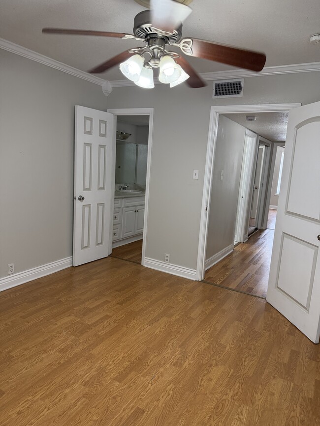 Building Photo - 2509 Giuffrias Ave