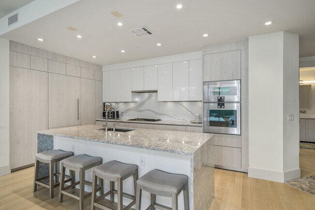 Foto del edificio - 3107 Peachtree Rd NE