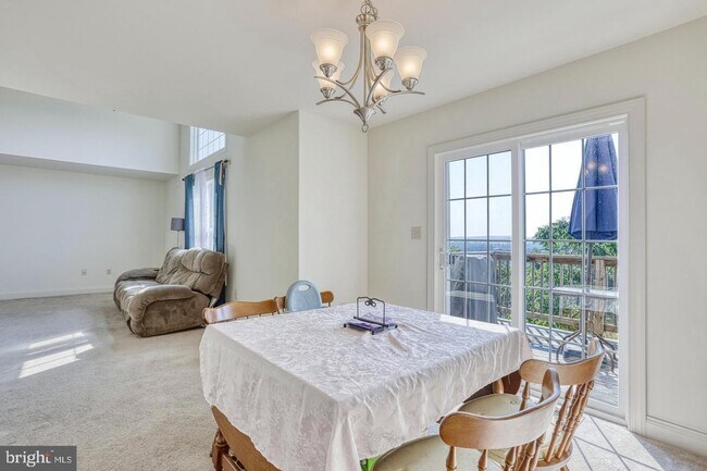 Foto del edificio - 8464 Hamilton St