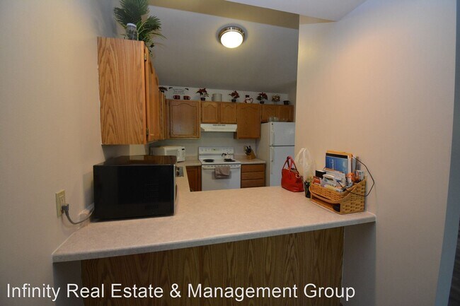 Building Photo - 2 br, 1 bath House - 1915 Deerhaven Ln NE # 6