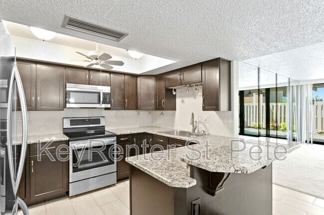 Building Photo - 450 Treasure Island Causeway