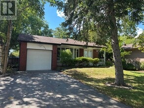 Building Photo - 1252 Montclair Dr