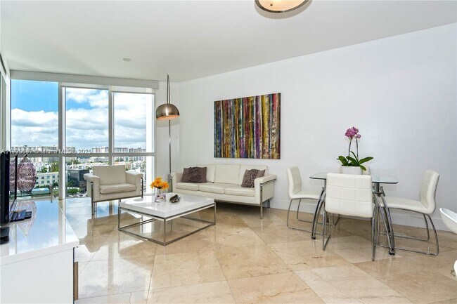 Building Photo - 18201 Collins Ave