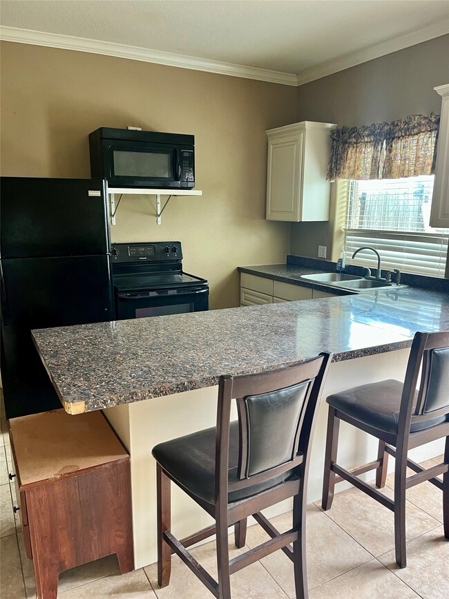 Building Photo - 2433 Duncan Dr