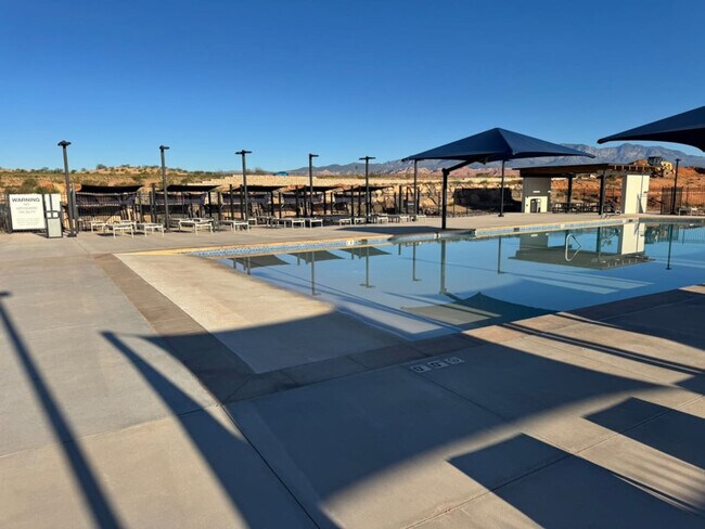 Foto del edificio - 1701 Ripple Rock Dr