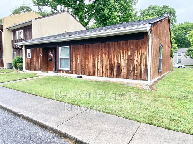 Foto del edificio - 1449 Longdale Dr