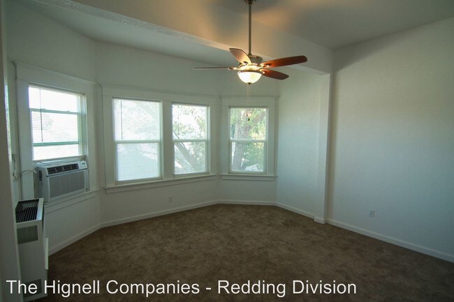Building Photo - 445 S Shasta St