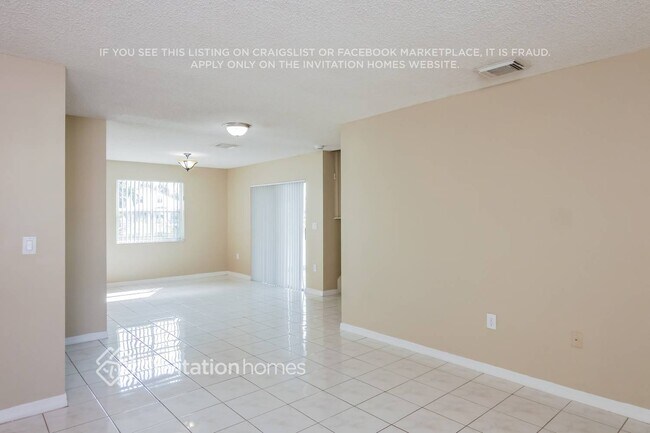 Foto del edificio - 4661 SW 151st Ave